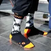 Мужские носки Hy42-Wonderful Happy Spring Stockings Retro Letter Black White Men Casual Sock Sports смешно