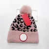 Mode brief gebreide hoeden Canada Pompon Beanies Designer Fur Pom Skull Caps Bonnet Women Girls Girls hoed hoed trendy breien cap warme oor muff 5 kleuren