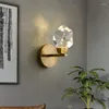 Lámparas de pared Lámpara de cristal minimalista moderna Sala de estar Dormitorio Tamaño de cama Diseño de diamante Apliques de luz de cobre