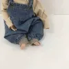 Rompers baby denim overalls voor jongens en meisjes riem jean mode big pocket jumpsuit kinderbroek peuter casual denim broek j220922