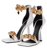 Mode goldene klassische Sandalen Kalbsleder Goldkette Dekoration quadratischer Kopf offene Zehen elegante Damen Hochzeitskleid Abendessen Wanderschuhe