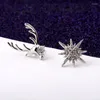 Broches simples classiques couleur argent étoile flocon de neige forme d'élan hommes femmes en alliage de métal châle Cardigan collier broches accessoires