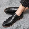 Luxuriöse vegane Brogue-Oxford-Schuhe mit Nähten, spitzer Zehenbereich, Retro-Herrenmode, formelle Freizeitschuhe, Business-Schuhe, verschiedene Größen 38–47