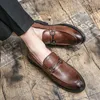 Vegan brogue l￤der oxford skor pekade t￥ en stigbrun vintage lyx metall sp￤nne m￤ns mode formella casual skor aff￤rsskor multipel storlek 38-47