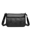 HBP Women Bag 2023 New Women 's Middle Aged Crossbody 소프트 가죽 원 어깨 어머니의 가방은 중간과 오래된 어깨 어머니의 가방