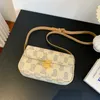 Designertassen Live Damestas Triomfboog Eenpersoonskamer Onderarm Mode Borduursel Frans Klein merk Dign Crossbody Fabriek Directe verkoop Avondtasjes