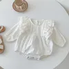 Rompers Baby Girl Fashional Dimensional Lacework Retro Floral Lange Mouwen Bodysuit Toddler Kid Simple Cotid Cotton Jumpsuit One Piece J220922