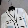 "Chaqueta de ropa exterior de mujer elegante y cómoda: a menudo con sudadera delgada de mujer en blanco y negro, abrigo de manga larga para un aspecto elegante"