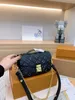 مصمم Metis Messenger Counter Facs Pochette Women Luxury Mini Chain Crossbody حقائب اليد محفظة محفظة ملونة طباعة صغيرة رفرف الظهر 21 سم