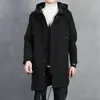 Męski trencz z kapturem Czarna wiatrówka z kapturem Długi płaszcz Jesienna kurtka Ourdoor Punk Style Street Trend