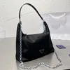 Kosmetiska väskor fall 2022 mode Totes väskor dam berömd designer stor kapacitet slätt två färger underarm handväskor kvinnor shoul248i