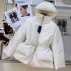 Moda üçgen uzunluk aşağı ceketler kadın kışlık ceketleri sıcak parka giyim tasarımı beyaz ördek aşağı bel kemeri seksi figür