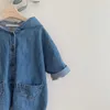 Rompers 2021 Autumn New Baby Girl Loose Denim Romper långärmad barn huva jumpsuit för pojkar denim övergripande baby småbarnskläder J220922