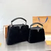 Lã Capcines bolsa bolsa bolsa de ombro crossbody de inverno Mulheres pequenas paredes de couro manusear letras removíveis de hardware de ouro de ouro dois tamanho dois tamanhos