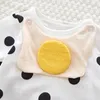 Rompers Boy Fashion Dot Bodysuit z krótkim rękawem i kreskówkowy jajko śliniak luzsze cienki bawełniany kombinezon maluch dziewczyna urocza fisherman kapelusz J220922