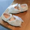 Płaskie buty dziewczęta motyl 2022 Jesień Bling Princess String koralika taniec dziecięcy antysop mieszkania D640