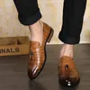 Luxury Crocodile Oxford Shoes Point Toe One Stirrup Vintage Tassel Men's Fashion Formella casual skor Business Shoes Multi Size 38-47