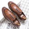 Högkvalitativ brogue Oxford-skor spetsiga läderskor snidade textur Tassel Metall Buckle Men's Fashion Formell Casual One Foot Stirrup Många storlekar