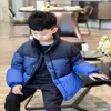 Baby Designer Kleding Coats Children's European and American Style Three-Color Splicing Collared eenvoudige geleidelijke verandering kan mouwen winter verdikte jas verwijderen