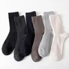 Herrstrumpor Pure Color Vertical Strip Tube Classic Casual och bekväm bomulls grossist Lång socka