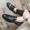 Vegan brogue l￤der oxford skor pekade t￥ en stigbrun vintage lyx metall sp￤nne m￤ns mode formella casual skor aff￤rsskor multipel storlek 38-47