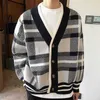 Sweaters Cardigan Men Spring Korean Style Simple Design Plaid Knitting Retro Casual Unisex V-neck Loose Vintage Quality Sweater Chandails Y2210