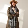Шарфы роскошные бренд шарф женщин осень зима теплый модный платок клетку для кисточки с кисточкой женская шея хиджаб украл 221006
