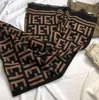 Grote dames geprinte borduurwerk sjaal zijden winter print foulard satin square hoofden dames luxe designer sjaals