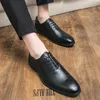 Wegańskie buty Oxford Wskazane palce u nogi punch męskie modne mody formalne swobodne buty wiele rozmiarów 38-47