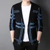 Maglioni Cardigan lavorato a maglia coreano della primavera dei nuovi uomini Cappotto maglione scozzese di moda di marca di fascia alta Maschile Autunno Tempo libero Lusso Y2210