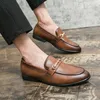 Vintage gamla Oxford -skor pekade tå vegan vävd rem en stigbrun mäns mode formell casual skor stora storlekar