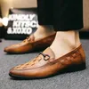 Örgülü Brogue Deri Oxford Ayakkabı Vintage Eski Metal Toka Saçımlı Bir Üzüntü Erkekler Moda Resmi Ayakkabı Büyük Boyutlar