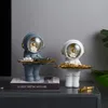 기타 가정 장식 창조적 인 우주 비행사 동상 저장 쟁반 북유럽 책상 입상 거실 테이블 키 221007