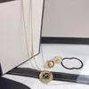Jóias de jóias de moda Brincos de designer Brincos de colar feminino letra de luxo colar de luxo para mulheres Gold Ladies Gift Unisex Versatile Foundation