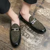 Deluxe Rhinestone Oxford Ayakkabı Saçlı Ayak Parçası Metal Toka Bir Üzüntü Erkekler Moda Resmi Ayakkabı Çeşitli Boyutlar 38-47