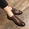 Crocodile Oxford Buty wskazywane palcem pocierane koronki dla mężczyzn proste modne buty swobodne wielokrotnie 38-47