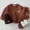 Roupas conjuntos de moda criança menino menino menina de outono conjunto de roupas infantis urso moletom calça 2pcs trajes de roupas 221007