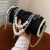 Bolsas noturnas 2022 Trendy Alta qualidade Ladies Pérolas Bolsa de ombro de pérolas Moda Handbag Mensageiro Cilindro de Mão