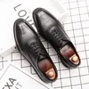 Luxury Brogy Oxford Pointed Toe Leather Shoes Lace Up Buckle Tassel Woven Mönster High End Men's Fashion Formell Casual Slip On Shoes flera storlekar38-47