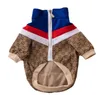 23SS Gレタープリントドッグアパレル冬の猫セーターカジュアルラグジュアリーデザイナースプライスカウボーイデニムパーカーコートペット服の衣類最高品質の最高品質