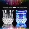 7 oz LED clignotant verre d'eau en forme d'ananas détection d'eau LED Flash lumière lumineuse vin bière boisson verres tasse maison fête Bar approvisionnement