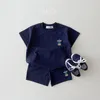 衣料品セット夏の韓国の男の子スーツ刺繍ベアバッジTシャツThe Shirtsloose Shorts Girls 2PCS Casul Infant Set