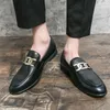 Vintage gamla Oxford-skor pekade tå metall spänne en stigbrun mäns mode formell casual skor olika storlekar 38-47