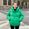 Parkas en duvet pour femmes hiver veste grande taille pour femmes européennes et américaines en duvet de vêtements en coton tendance 221007