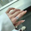 Yüksek Karbonlu Elmas Tasarımcı Bant Halkaları Kadınlar için S925 STERLING Gümüş Yüzük Buz Kesim Kare Kalp Şekleli Kar Zirkon Düğün Teklif Partisi Yüzük Top Takı