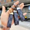 Key Chain Lanyards Fashion Designer Keychain Classic Exquisite Luxury Car Keyring Zink Alloy Letter Unisex Lanyard Metal Small Sieraden