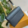 Aktetassen Designer schoudertas Populaire twist bags leer klein vierkant Designer tas Metalen lange ketting V-vormige gesp Eenvoudige mode erg leuk gitt