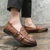 Vintage oude Oxford -schoenen puntige teen uitgehouwen een stijgbeugel heren mode formele casual schoenen meerdere maten