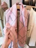 Stylish Women Wool Scarf Luxury Scarves Designer Hela bokstaven Tryckt mjuk beröring Varma omslag med taggar Autumn Winter Long Shawl Pink 180 och 60cm