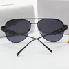 2022 Occhiali da sole firmati da uomo per donna Uomo Opzionale Lettera V Lenti di protezione polarizzate UV400 con occhiali da sole a scatola 22100805CZ